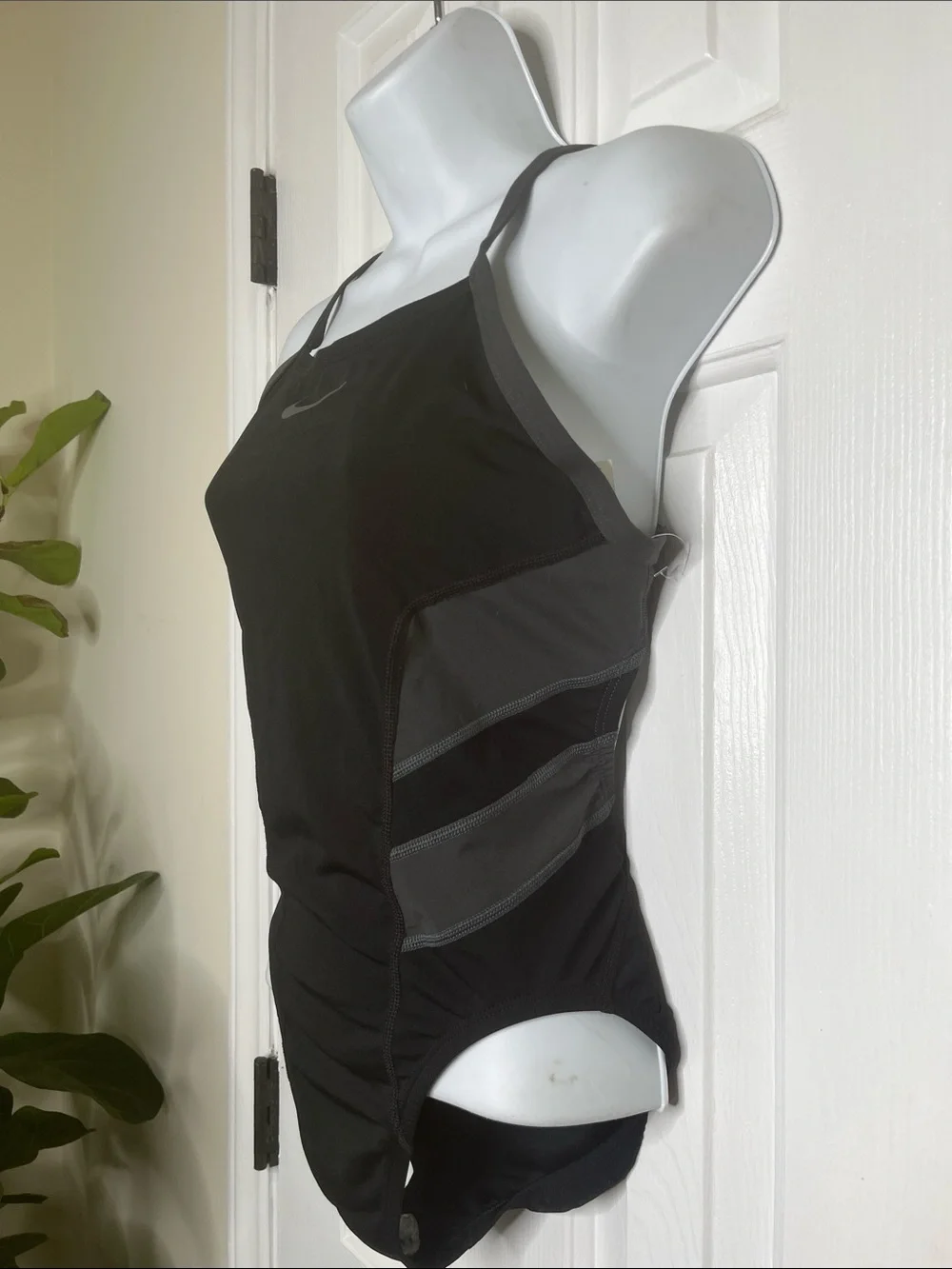 Nike HydraStrong Swimsuit Black and Gray Size 6 Like New